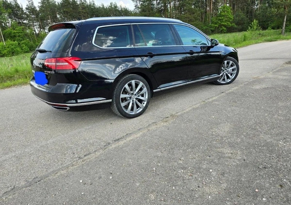 Volkswagen Passat cena 58999 przebieg: 229000, rok produkcji 2015 z Łomża małe 277